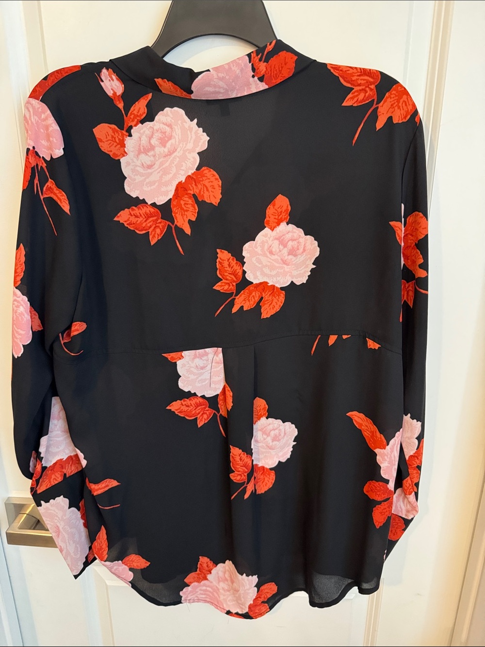 Who What Wear Black Button-Down Top with Pink and Red Floral Print - Picture 8 of 9